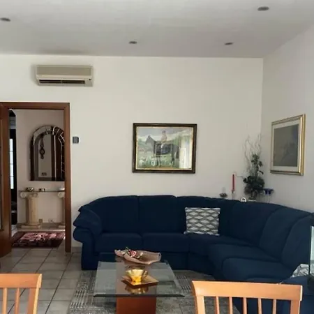 Lägenhet A Casa Di Gianni Gallarate