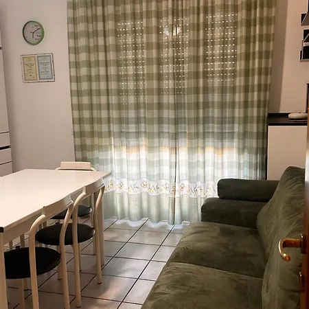 Lägenhet A Casa Di Gianni Gallarate